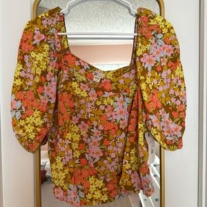 Women’s Billabong floral top size Large new with tags